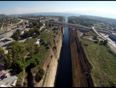 Πώς περνούσαν τα πλοία από τον Ισθμό της Κορίνθου στην αρχαιότητα! (Εκπληκτικό βίντεο)